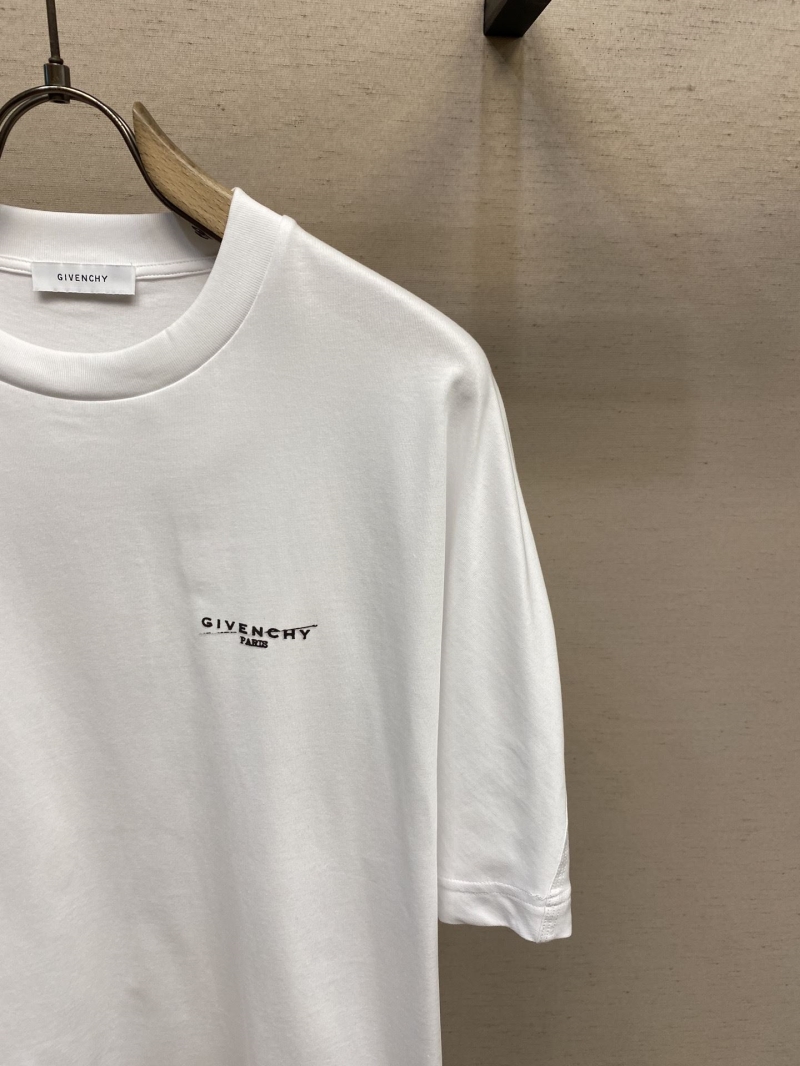 GIVENCHY